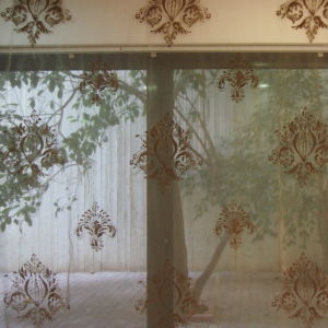 κουρτίνα πανό διάφανη με σχέδιο καφέ και διαστάσεις 3,40 χ 2,55 ύψος