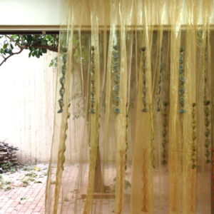 κουρτίνα οργάντζα πολύχρωμη σε διαστάσεις 1,60 χ 2,58 ύψος