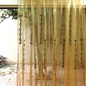 κουρτίνα οργάντζα πολύχρωμη σε διαστάσεις 1,60 χ 2,58 ύψος