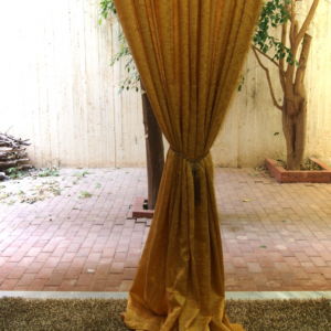 κουρτίνα ραμμένη, πλαϊνό χρυσό σε διαστάσεις 1,25 χ 3,10 ύψος