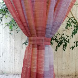 κουρτίνα ραμμένη καρώ, ημιδιάφανη και πολύχρωμη με διαστάσεις 1,26 χ 2,18 ύψος