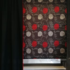 ρόμαν ραμμένο μαύρο με κόκκινα λουλούδια 1,20 χ 1,47 ύψος