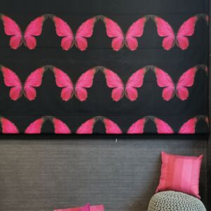 ρόμαν ραμμένο με ύφασμα βαμβακερό, μαύρο με φόύξια πεταλούδες και διαστάσεις 2,00 χ 2,00 ύψος