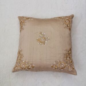 μεταξωτό μαξιλάρι διακόσμησης με κέντημα 33 χ 33εκ.