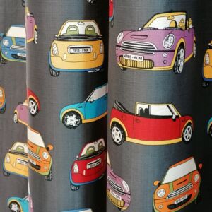 κουρτίνα παιδική με αυτοκίνητα σε γκρι φόντο με διαστάσεις 2,00χ 2,73 ύψος