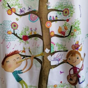 κουρτίνα παιδική θεματική το μουσικό δέντρο σε διαστάσεις 1,80 χ 2,50 ύψος και ραφή τρουκς