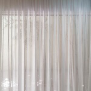 Κουρτίνα ραμμένάζα λευκή σε διαστάσεις 2,15 χ 2,55 ύψος