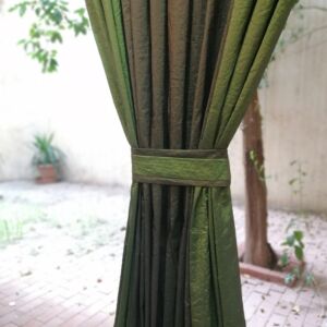 κουρτίνα ραμμένη με 2 υφάσματα ταφτάς τσαλακωτός σε χρώμα καφέ και πράσινο και διαστάσεις 1,20 χ 3,00 ύψος