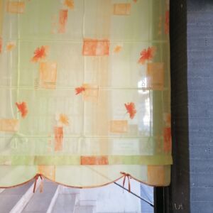 ρόμαν ραμμένο από οργάντζα με λουλούδια πορτοκαλί-λαχανί και διαστάσεις 1,00 χ 1,40 ύψος