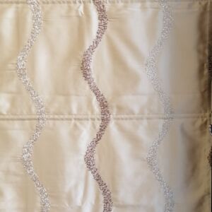 ρόμαν ραμμένο από μεταξωτό ταφτά μαλακό και σχέδιο ζιγκ ζαγκ μπεζ καφέ σε διαστάσεις 0,60 χ 2,24 ύψος