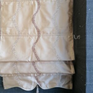 ρόμαν ραμμένο από μεταξωτό ταφτά μαλακό και σχέδιο ζιγκ ζαγκ μπεζ καφέ σε διαστάσεις 0,60 χ 2,24 ύψος