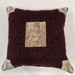 Μαξιλαροθήκη διακόσμησης κεραμιδί σε διάσταση 0,60χ0,60 και ραφή περιμετρικά με κορδόνι μαύρο και φερμουάρ για εύκολη χρήση.Μαξιλαροθήκη διακόσμησης σε μπορντο απόχρωση με παράσταση γυναίκας σε χρυσό-καφέ χρώμα.Εχει διάσταση 0,60χ0,60 και διαθέτει ραφή περιμετρικά με μαύρο κορδόνι και φερμουάρ στο τελείωμα ηια εύκολη χρήση,