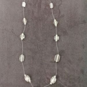 Δέστρα λευκή με σχέδιο μαργαρίτα και μήκος 42 εκατοστά.