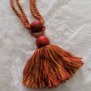 Παιδική δέστρα από ξύλο σε μπλε χρώμα με διάσταση δεσίματος 36 εκατοστά.