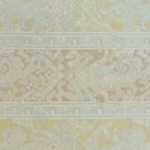 Ύφασμα επίπλωσης vintage με σχέδιο damask σε παστέλ αποχρώσεις ,με φαρδος 1.40 μέτρα και οριζόντια ρίγα.