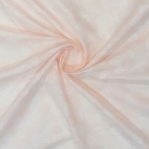 Βαμβακερό ύφασμα με ανάγλυφο σχέδιο λουλούδι σε απόχρωση ροζ και φάρδος τοπιού 2.80 μέτρα.