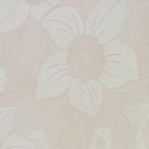 Βαμβακερό ύφασμα με ανάγλυφο σχέδιο λουλούδι σε απόχρωση ροζ και φάρδος τοπιού 2.80 μέτρα.