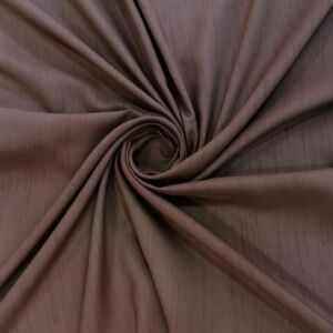 Σατεν υφασμα αδιαφανο σε απόχρωση σάπιο μήλο με φάρδος τοπιού 2.80 μέτρα.