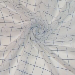 Υφασμα βουαλαζ με καρώ σχέδιο σε λευκό και μπλε χρώμα και φάρδος τοπιού 2,80 μέτρα.