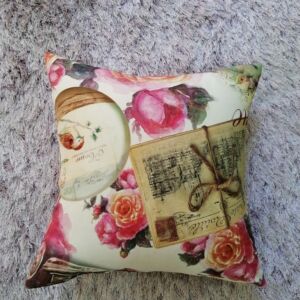 Μαξιλαροθήκη διακόσμησης φλοραλ σε φουξια-μπεζ χρώμα με διάσταση 45χ45.