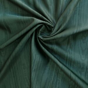 Υφασμα ζακάρ ανάγλυφο σε πράσινο χρώμα με φάρδος τοπιού 2.80 μέτρα.