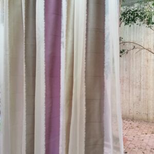 κουρτίνα ριγέ οργάντζα με απλή ραφή και διάσταση 1,70 χ 2,57 ύψος