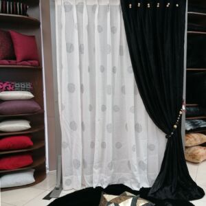 κουρτίνα πλαϊνό μαύρο με χρυσές λεπτομέρειες σε διάσταση 0,75 χ 2,26 ύψος