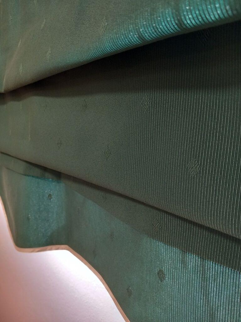 ΡΟΜΑΝ ΠΡΑΣΙΝΟ ΜΟΝΟΧΡΩΜΟ ΜΕ ΜΙΚΡΟ ΣΧΕΔΙΟ ΑΝΑΓΛΥΦΟ ΡΟΜΒΟ 1,50 Χ 1,74 ΥΨΟΣ